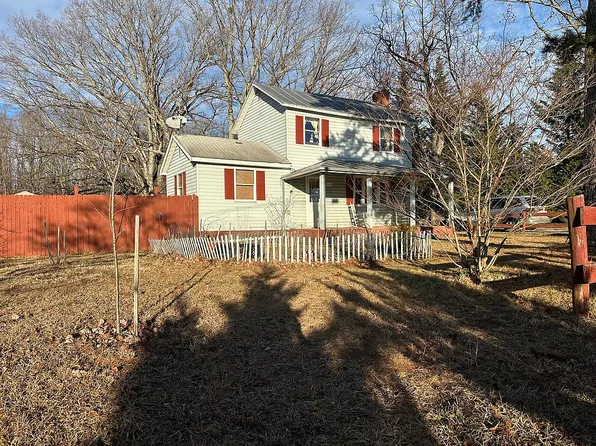 5440 Shula Dr, Hurt, VA 24563