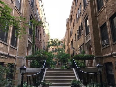640 W Waveland Ave APT 4B, Chicago, IL, 60613