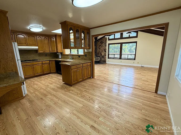 345 Granada Dr — Photo 9