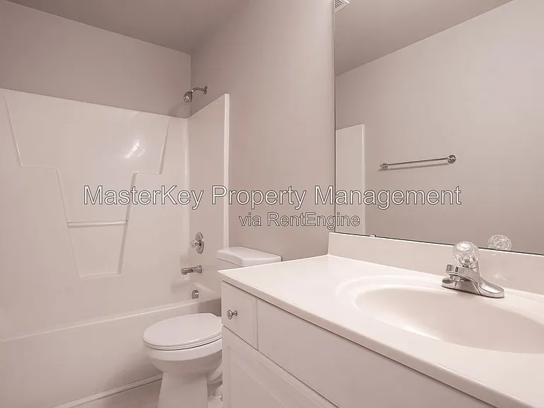 1008 Knighthood Ln — Photo 14