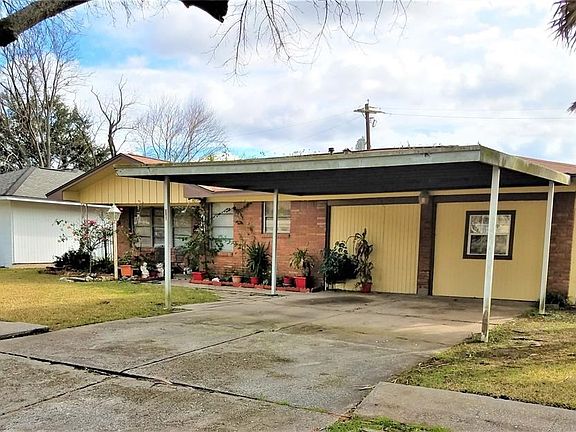 Tile throughout the entire home. Great living room or potential large master bedroom.