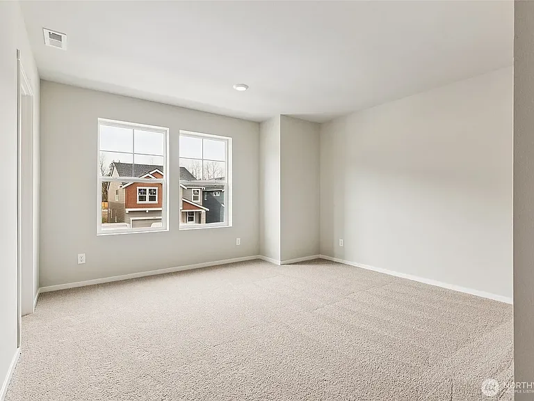 2126 Trailside Dr NE — Photo 7