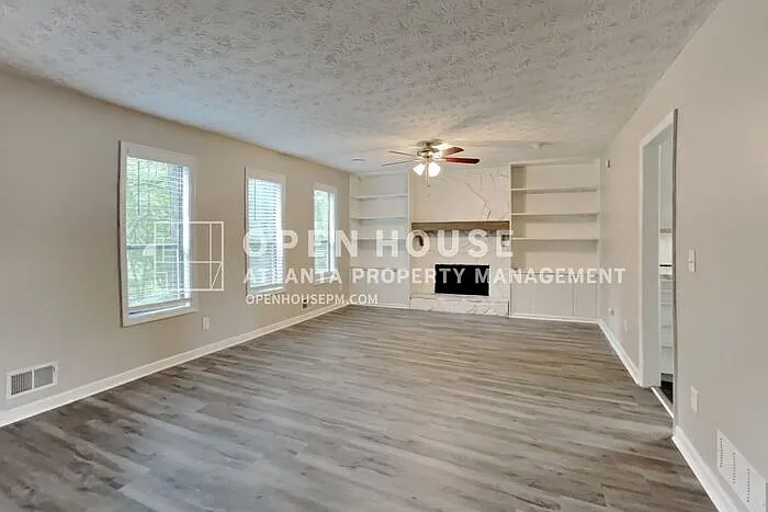 3 bed, 2.0 bath, 2006 sqft, $2,150 — Photo 3