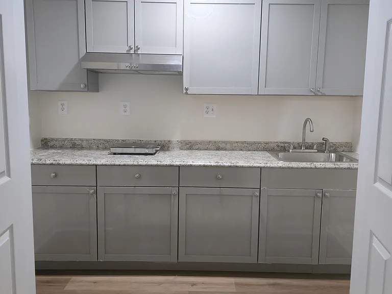 8137 Gilroy Dr — Photo 2
