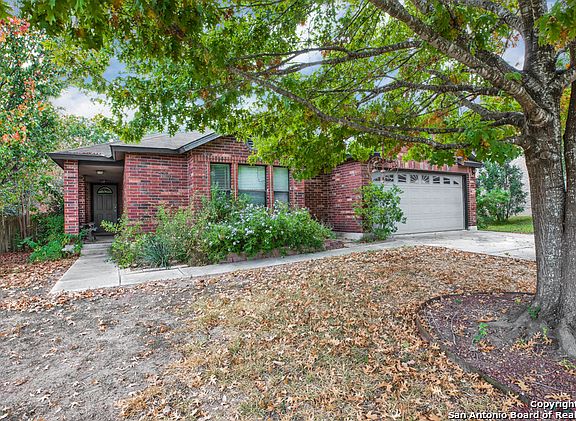 4th image of 2912 Candleberry Dr