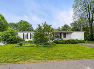 15 Hazel St, Hollis, NH 03049