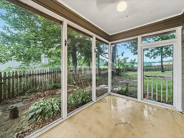 960 Fountain Glen Dr — Photo 18