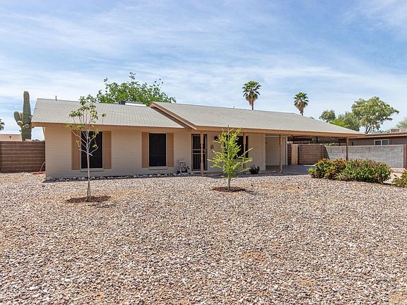 3rd image of 1207 E Avenida Grande