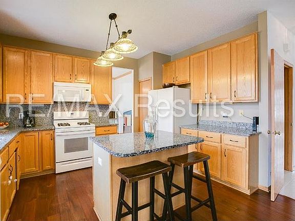 3rd image of 920 Briar Glen Ln #0