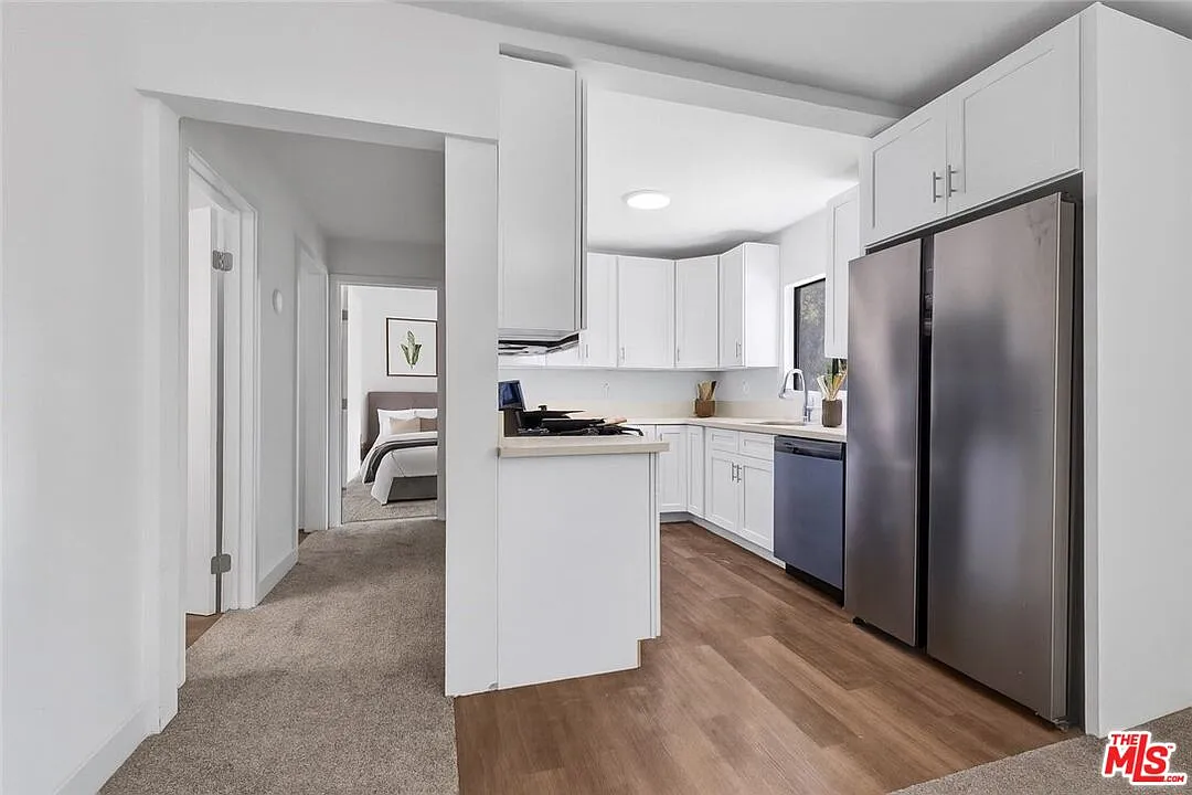 2 bed, 1.0 bath, 1200 sqft, $2,800 — Photo 2