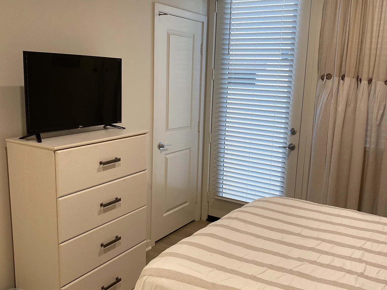 1 bed, 500 sqft, $1,750 — Photo 4