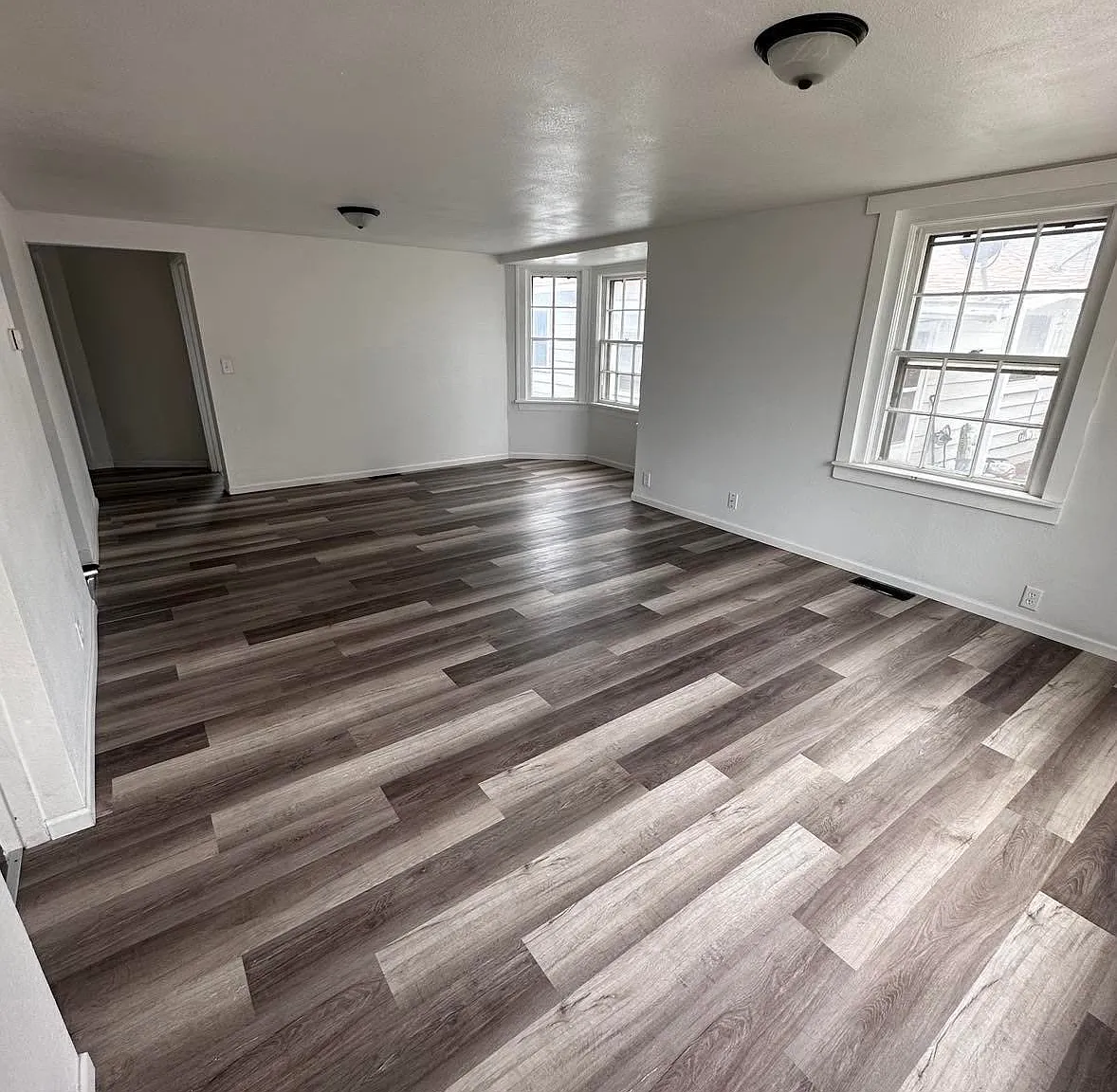 3 bed, 1393 sqft, $1,450 — Photo 2