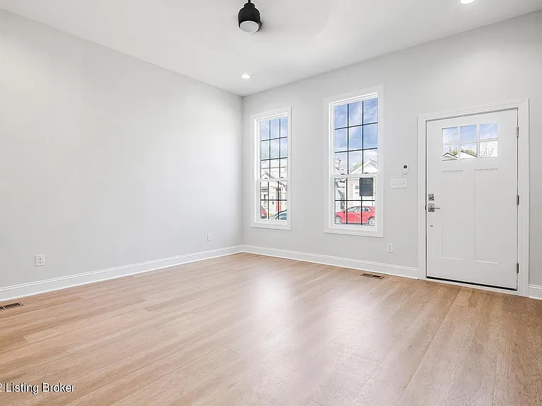1518 Christy Ave — Photo 32