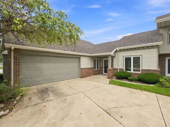 9443 Van Buren St, Crown Point, IN 46307