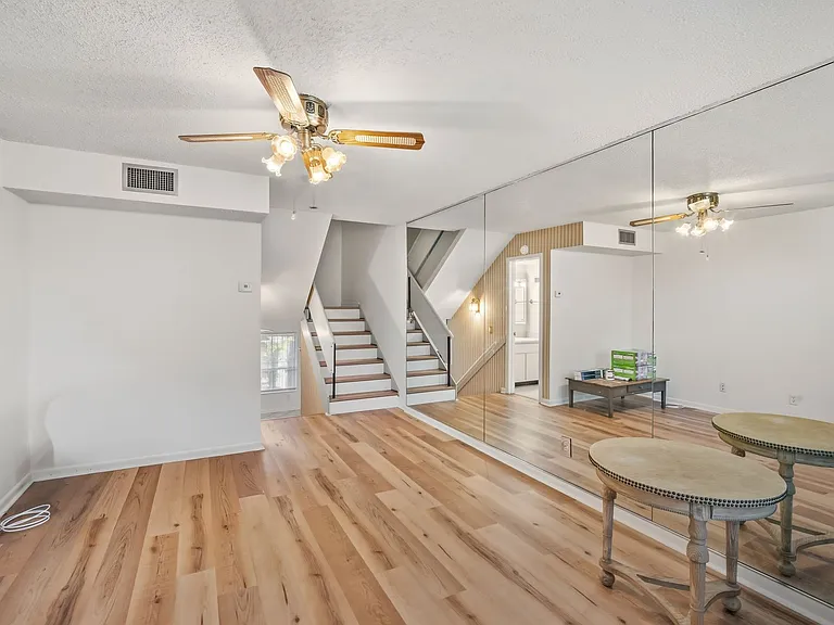 4521 W La Villa Ln — Photo 4