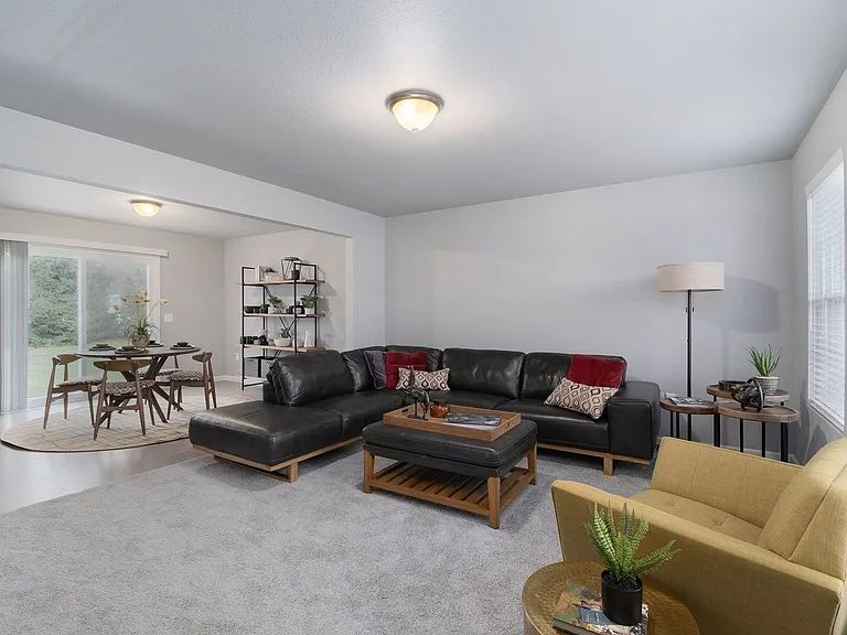 59560 Glidden St — Photo 4