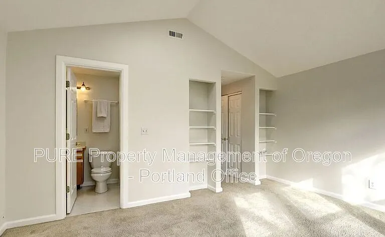 310 NE Morris St — Photo 16