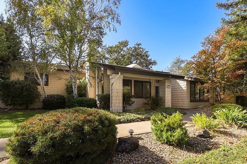 1st image of 6001 Trajan Dr