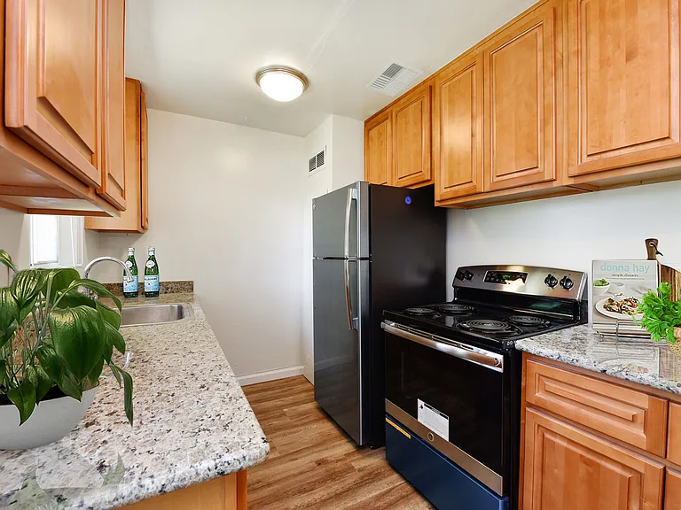 Fremont Park Apartments — Photo 17