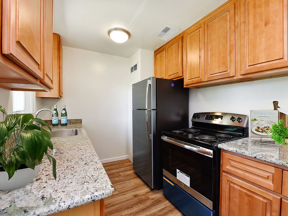 1st image of 4737 Thornton Ave #22