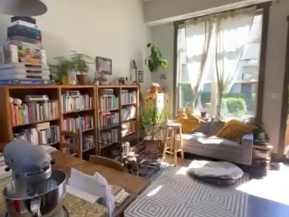 4th image of 1125 Bainbridge St #7