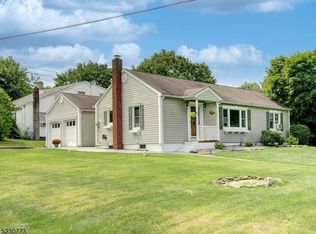 30 Hillcrest Ave, Washington, NJ 07882