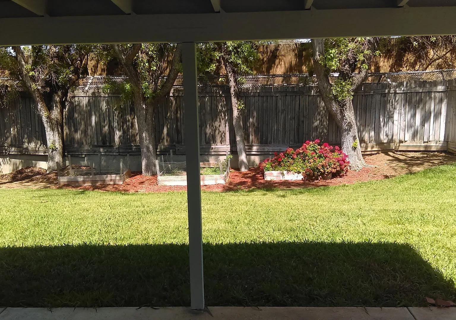 Nice & Clean 3 Bedroom 2 Bath Sacramento Home — Photo 4