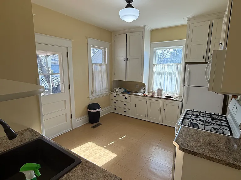 114 N Summit Ave #114B — Photo 13