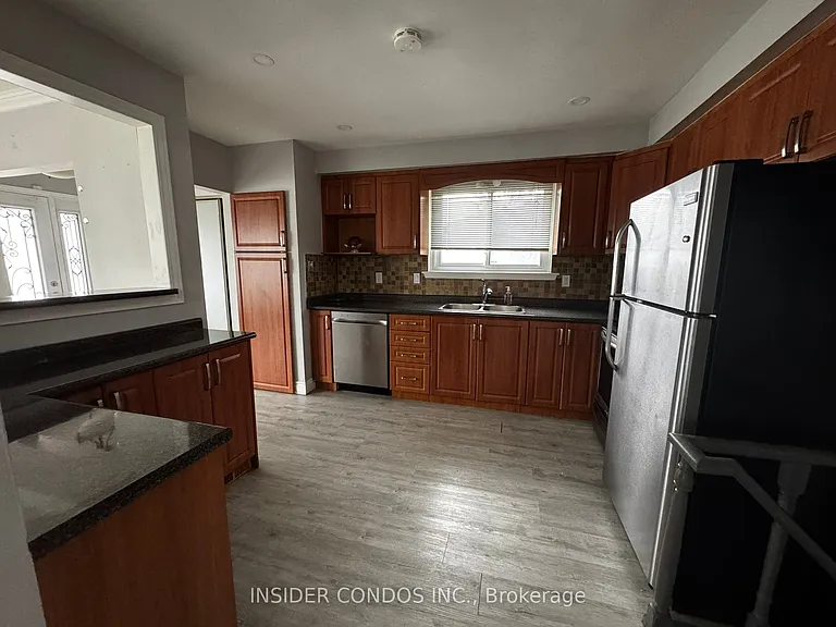 49 Doncaster Dr #UPPER — Photo 7