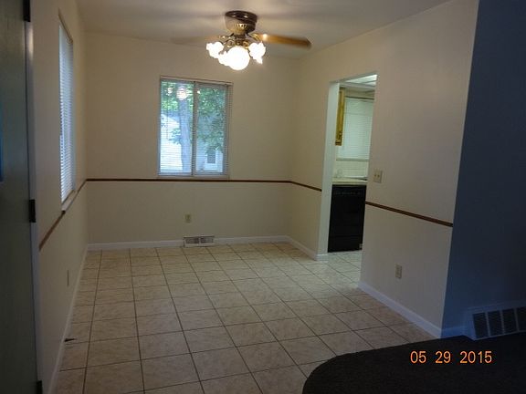 2nd image of 554 E Lincoln Ave