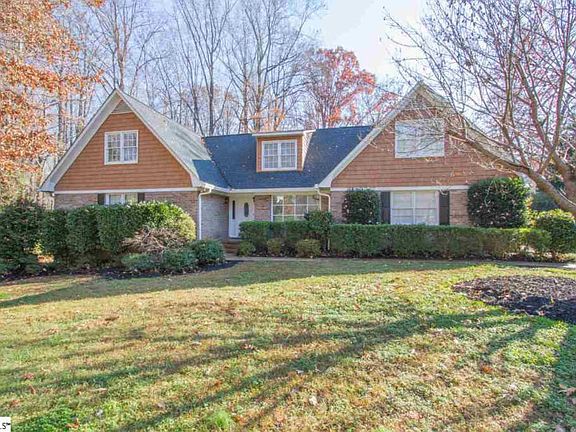 2nd image of 104 E Croydon Ct