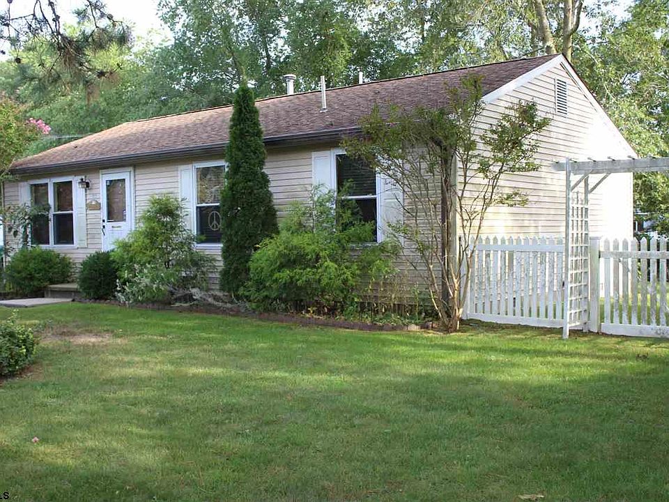 1st image of 5920 Clover Leaf Dr