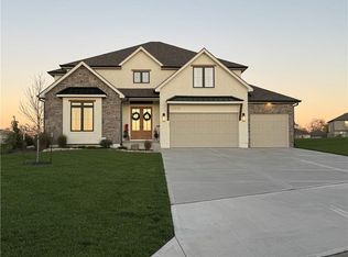 2302 SW Serena Pl, Lees Summit, MO 64082