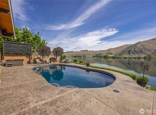 15131 N Lakeshore Dr, Entiat, WA 98822