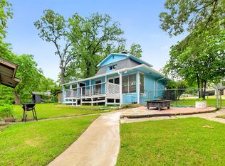 132 Shady Shores Dr, Mabank, TX 75156