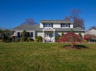 30 Winchester Oval, New Rochelle, NY 10805