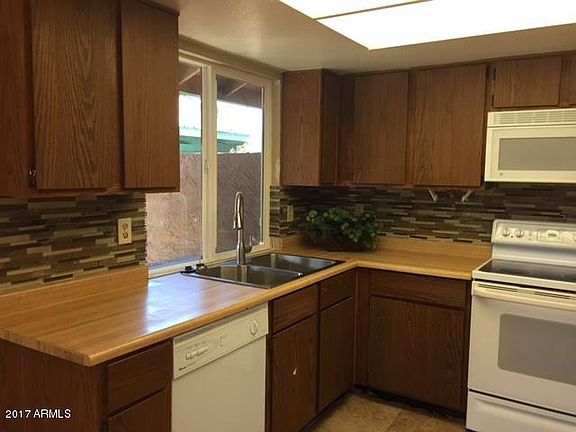 4th image of 4211 N 69th Ln Unit 1313