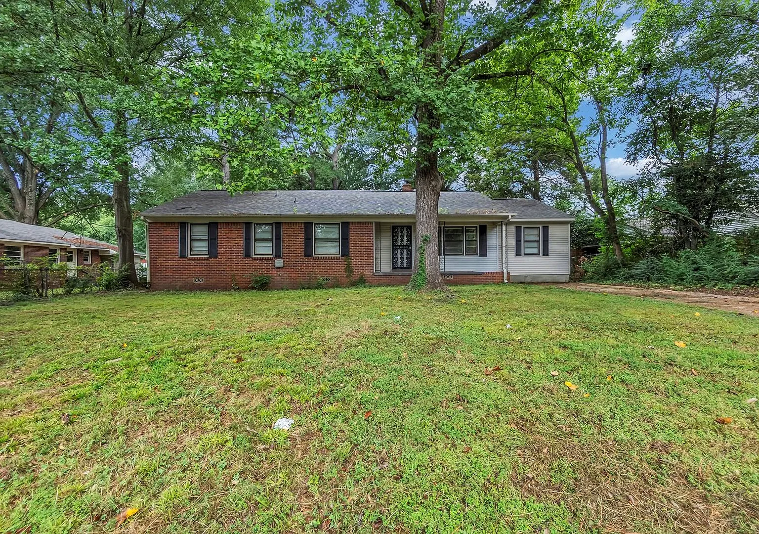 Charming East Memphis home — Photo 1
