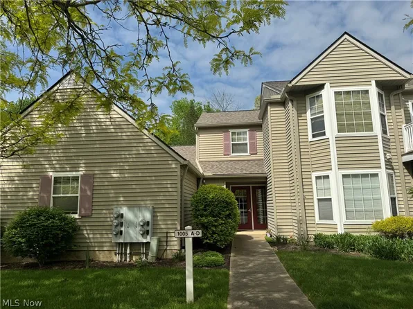 1005 Canyon View Rd APT D, Northfield, OH 44067