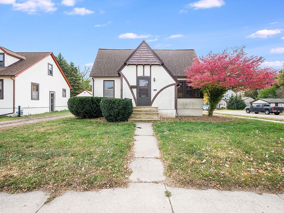 1st image of 602 E Blue Earth Ave