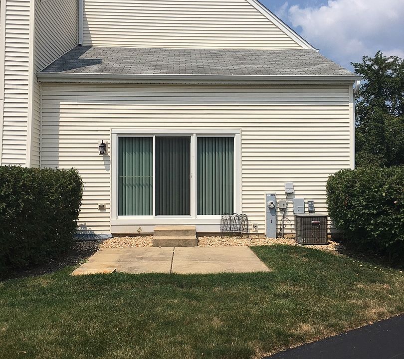 2nd image of 237 E Shagbark Ln