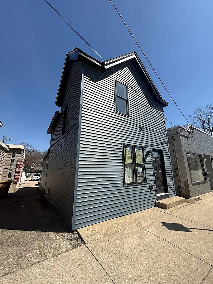 Building Photo - 1035 S Park St