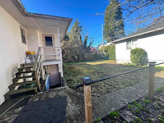 4th image of 1315 W 58th Ave