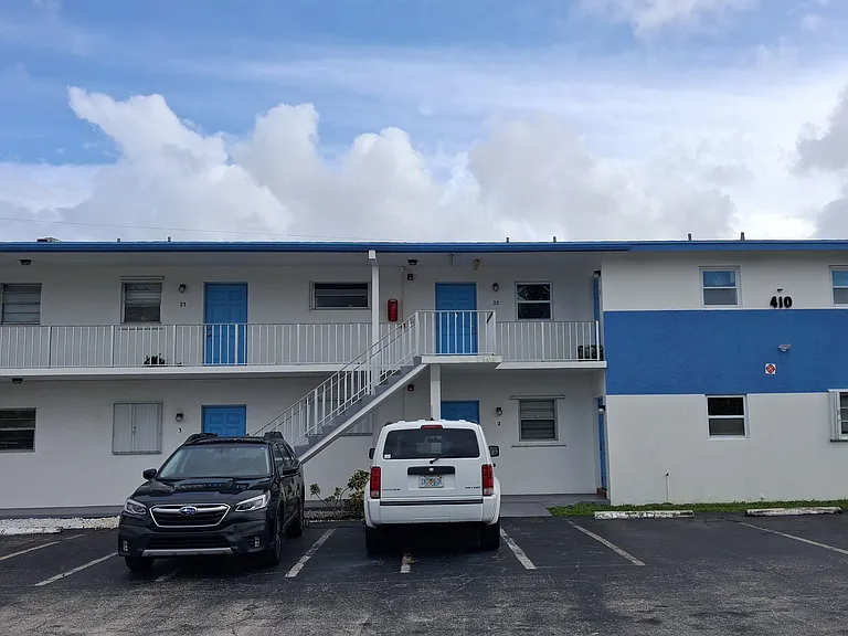 410 W Palm St — Photo 5