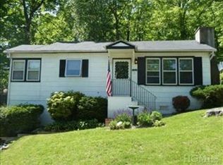 7 Finch Ln, Lake Peekskill, NY 10537