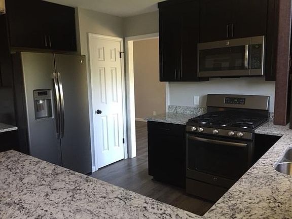 2nd image of 2130 E Logan Ave
