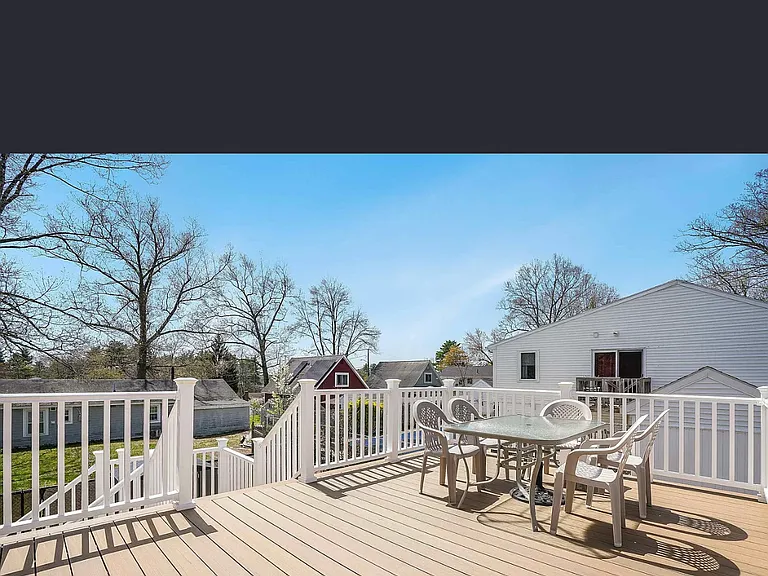 133 Mapleton Rd — Photo 7