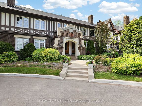 3rd image of 93B Douglas Cres #B