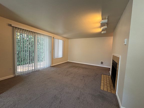 3rd image of 7645 Weatherstone Ln NE #E