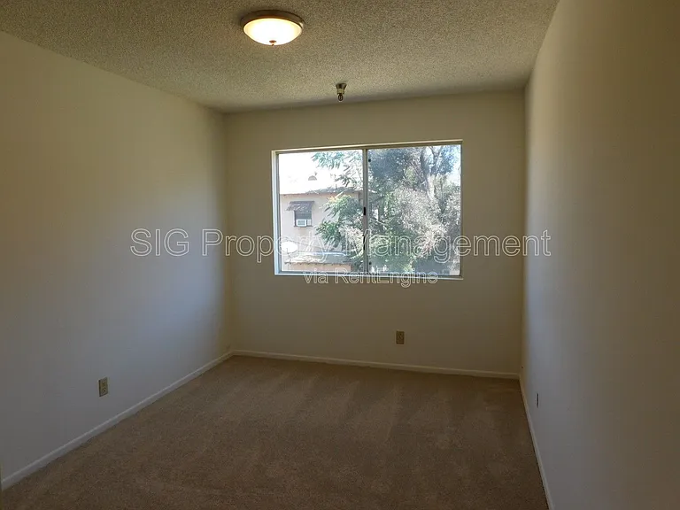 10241 Commerce Ave #5 — Photo 7